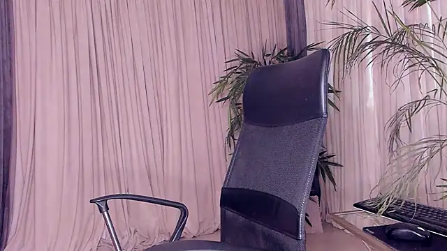 Snapshot of daisyd001 chatting on February 2025 08:02:02 AM daisyd001 online show from February 2025 08:02:02 AM