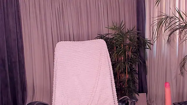 Snapshot of daisyd001 chatting on February 2025 09:20:02 AM daisyd001 online show from February 2025 09:20:02 AM