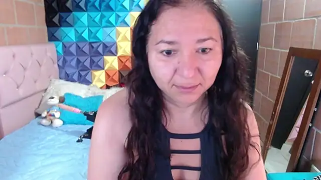 katifoxx online show from February 2025 02:48:02 PM