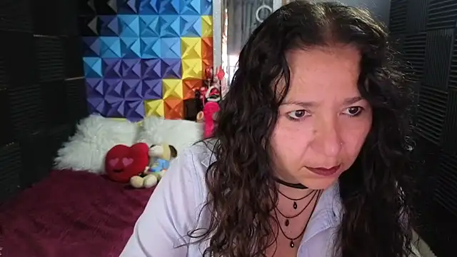 katifoxx online show from November 2025 04:06:01 PM