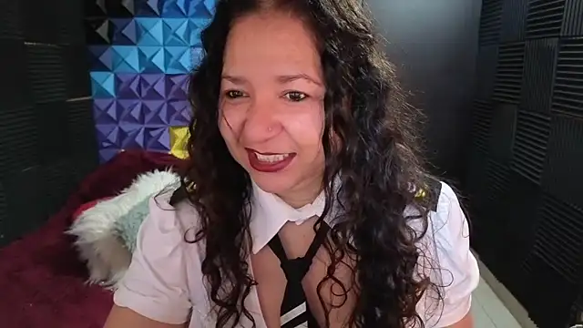 katifoxx online show from December 2025 02:33:02 PM