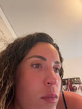 Clara-xoxo online show from July 2026 09:43:01 PM