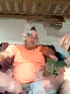 Snapshot of Lentbulant chatting on March 2025 08:07:01 AM Lentbulant online show from March 2025 08:07:01 AM