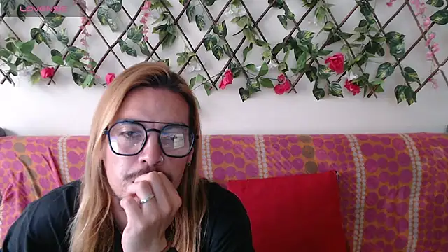 Snapshot of Jack_Emily1 chatting on May 2026 08:25:02 PM Jack Emily1 online show from May 2026 08:25:02 PM
