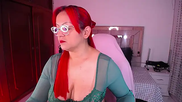 Snapshot of salomecastro_ chatting on October 2025 01:18:01 AM salomecastro online show from October 2025 01:18:01 AM