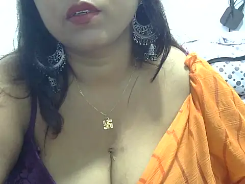 Snapshot of ROSEE_MERRYYYY chatting on April 2026 07:18:01 PM ROSEE MERRYYYY online show from April 2026 07:18:01 PM