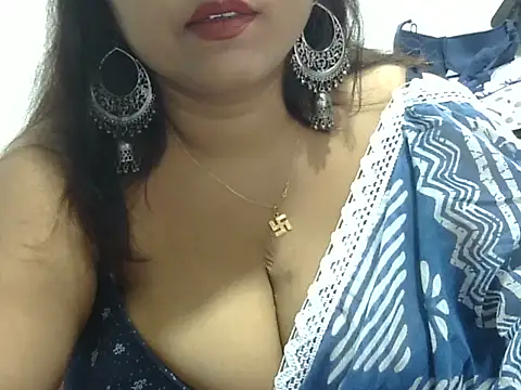 Snapshot of ROSEE_MERRYYYY chatting on April 2026 04:53:02 PM ROSEE MERRYYYY online show from April 2026 04:53:02 PM