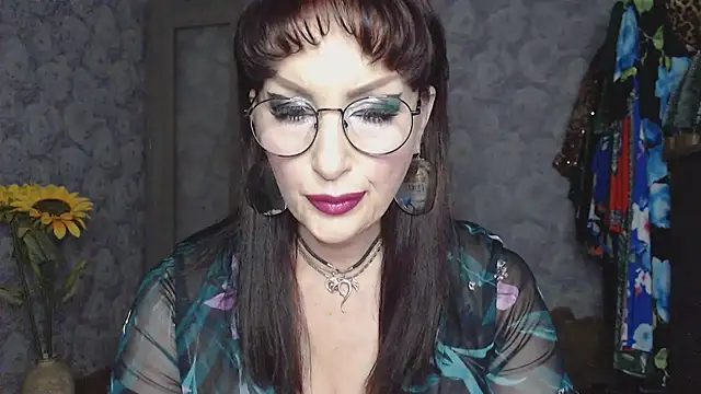 Snapshot of Aziza1 chatting on July 2026 02:10:02 PM Aziza1 online show from July 2026 02:10:02 PM