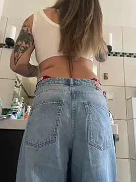 Etwas neugierig online show from April 2026 08:48:01 AM