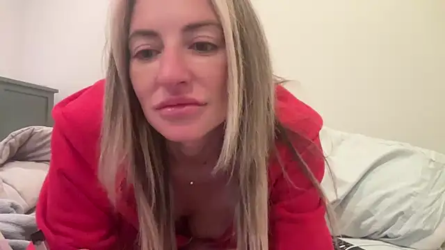 Snapshot of AmandaStarryNight chatting on January 2025 05:23:01 AM AmandaStarryNight online show from January 2025 05:23:01 AM