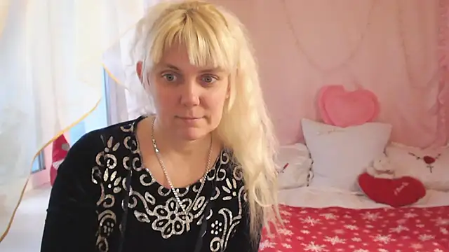 SunnySylvia online show from December 2025 06:30:02 AM