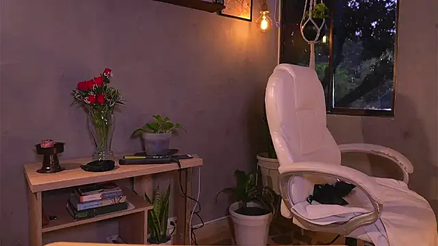 Snapshot of Isapetit_ chatting on October 2025 08:07:02 PM Isapetit online show from October 2025 08:07:02 PM