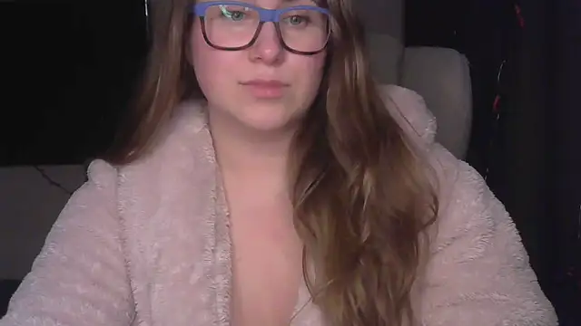 Snapshot of SeasonalSomeone chatting on February 2026 04:45:02 PM SeasonalSomeone online show from February 2026 04:45:02 PM