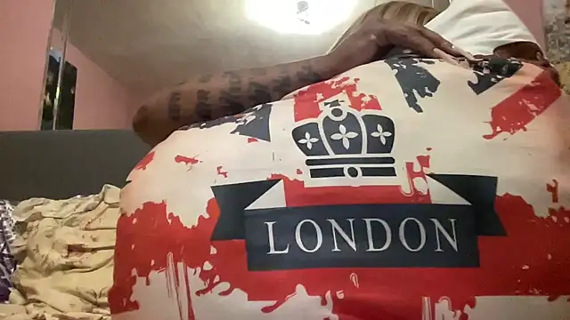 Creamesensation online show from February 2025 10:00:01 PM