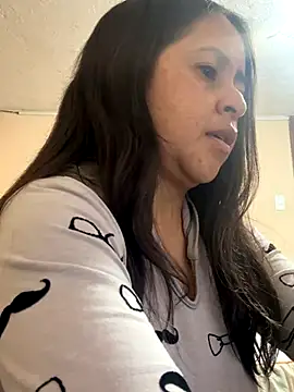 latinfemale online show from October 2025 11:24:02 PM