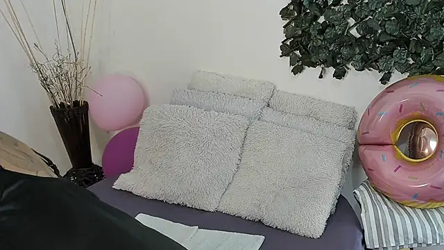 DestinyHills online show from September 2025 01:33:01 PM