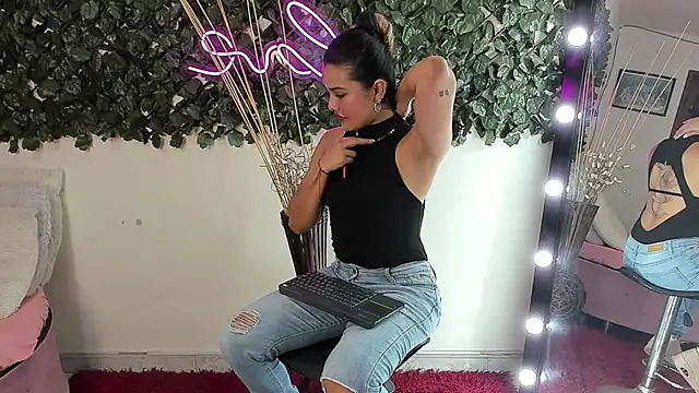 DestinyHills online show from September 2025 12:20:01 PM