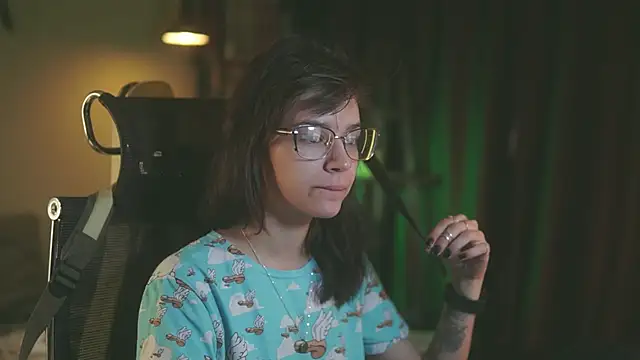 alyssa sweet online show from October 2025 04:08:02 AM