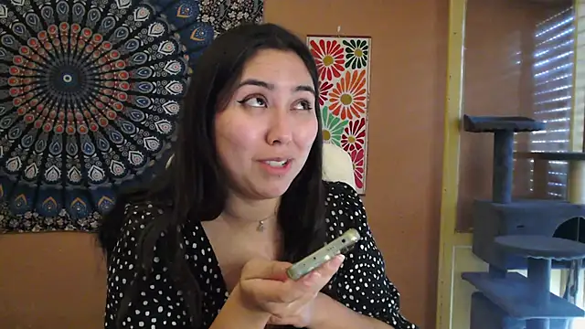 Snapshot of IntimateTales chatting on December 2024 12:00:02 PM IntimateTales online show from December 2024 12:00:02 PM