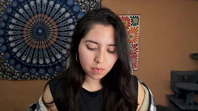 Snapshot of IntimateTales chatting on November 2025 06:41:02 PM IntimateTales online show from November 2025 06:41:02 PM