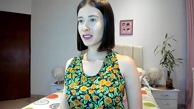 Snapshot of macarena_vallejo chatting on December 2024 01:36:01 AM macarena vallejo online show from December 2024 01:36:01 AM