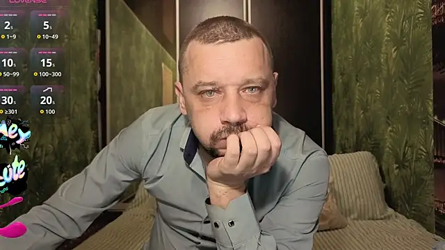 DanielOhCool online show from November 2025 05:41:02 AM