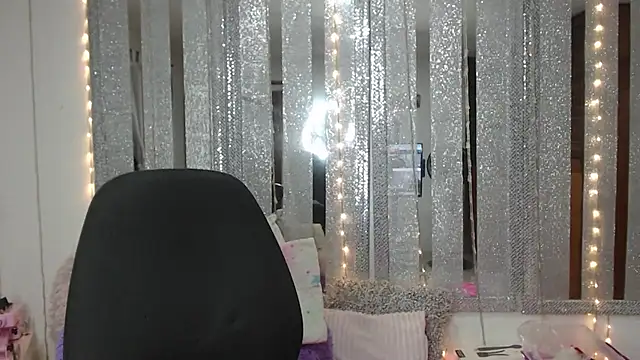 mijal queen online show from December 2024 01:06:02 PM