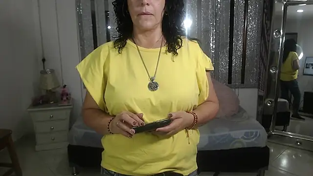 mijal queen online show from January 2025 02:08:01 AM