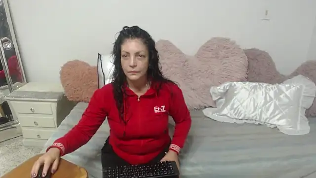 mijal queen online show from February 2025 02:42:02 AM