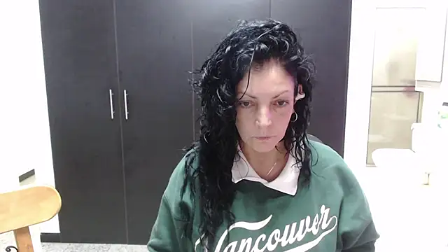 mijal queen online show from November 2025 02:54:01 AM