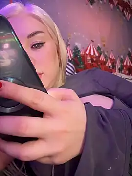 LaraHollywood online show from December 2024 04:19:02 AM