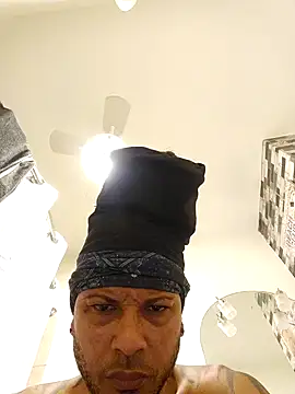 Snapshot of tropikboy chatting on February 2025 09:58:02 AM tropikboy online show from February 2025 09:58:02 AM