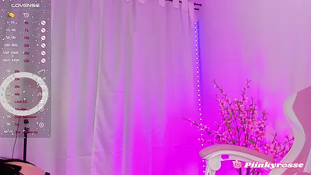 rosseblondee online show from February 2025 09:36:01 PM