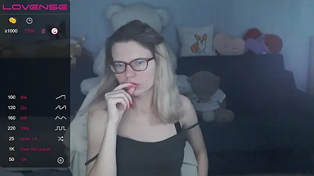 night is dark online show from February 2025 01:00:01 AM