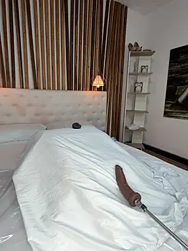 valerie lya online show from February 2026 12:31:01 PM