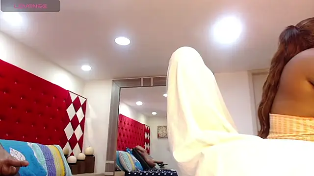 TamyJhonson online show from November 2025 01:00:02 PM