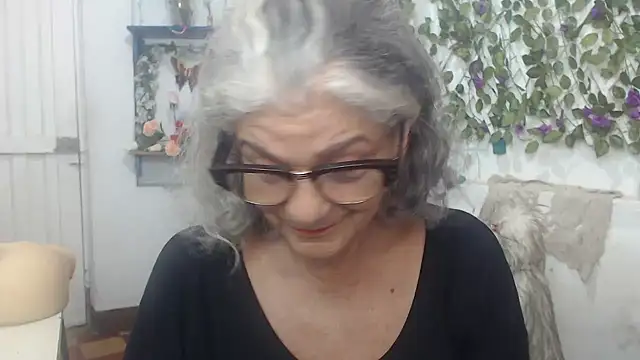 FunnyGrandma online show from December 2024 11:24:01 PM