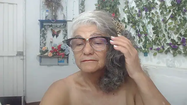FunnyGrandma online show from December 2024 03:24:01 AM