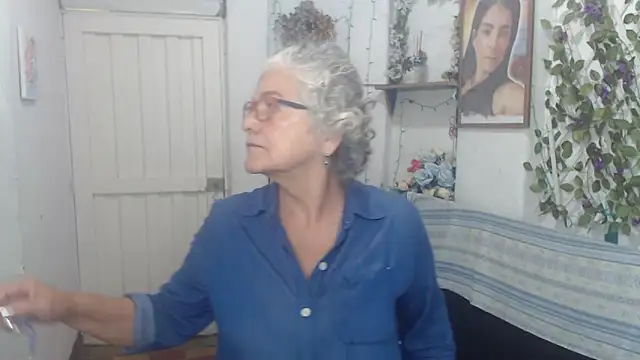 FunnyGrandma online show from September 2025 11:30:01 PM