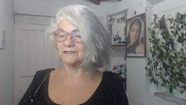 FunnyGrandma online show from October 2025 11:35:01 PM