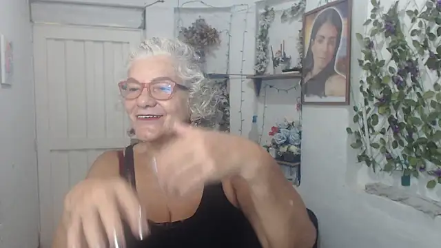 FunnyGrandma online show from October 2025 10:51:02 PM