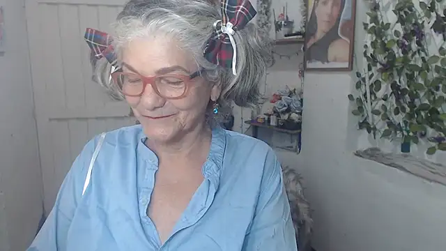 FunnyGrandma online show from October 2025 11:03:02 PM