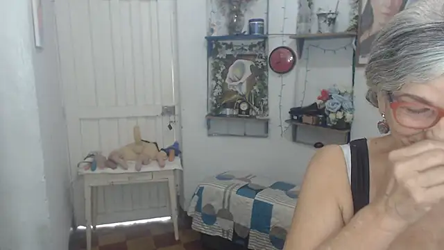 FunnyGrandma online show from March 2026 07:43:02 PM