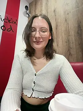 The Snowwhitee online show from April 2026 09:07:02 AM