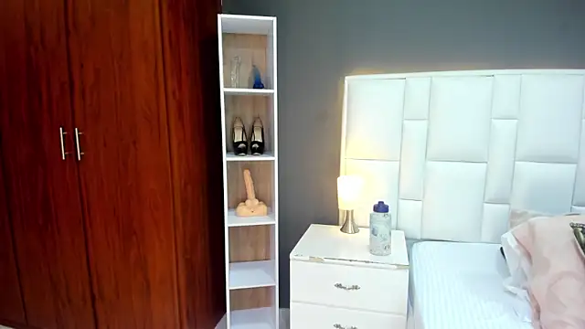 yeral2017 online show from December 2024 02:12:01 PM