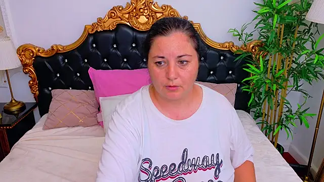Snapshot of AleshaArabian chatting on July 2026 08:02:01 PM AleshaArabian online show from July 2026 08:02:01 PM