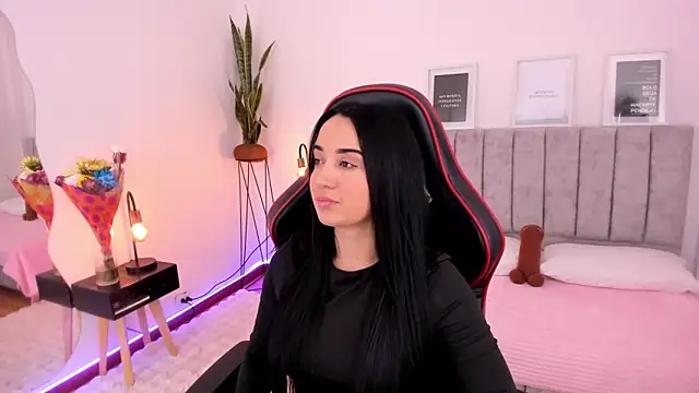 EmmyEvans1 online show from March 2025 07:47:02 PM