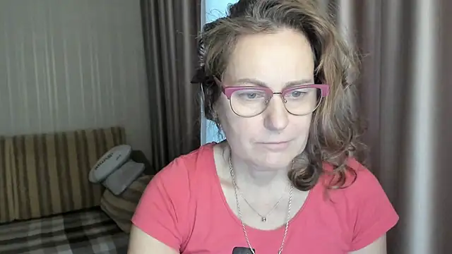 lauraoven online show from January 2025 12:01:02 PM