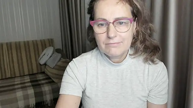 lauraoven online show from January 2025 03:47:02 PM