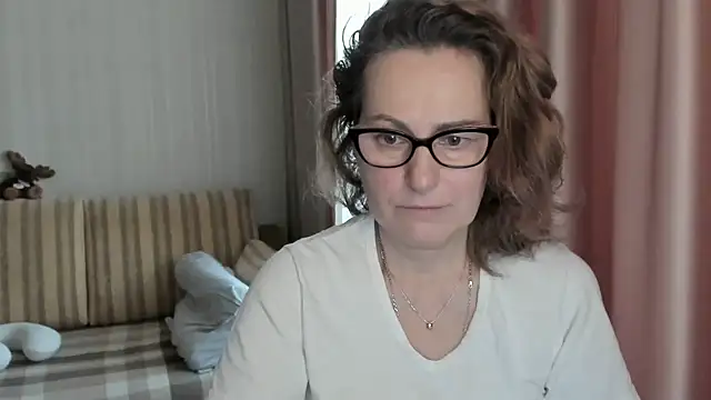 lauraoven online show from February 2025 07:29:01 AM